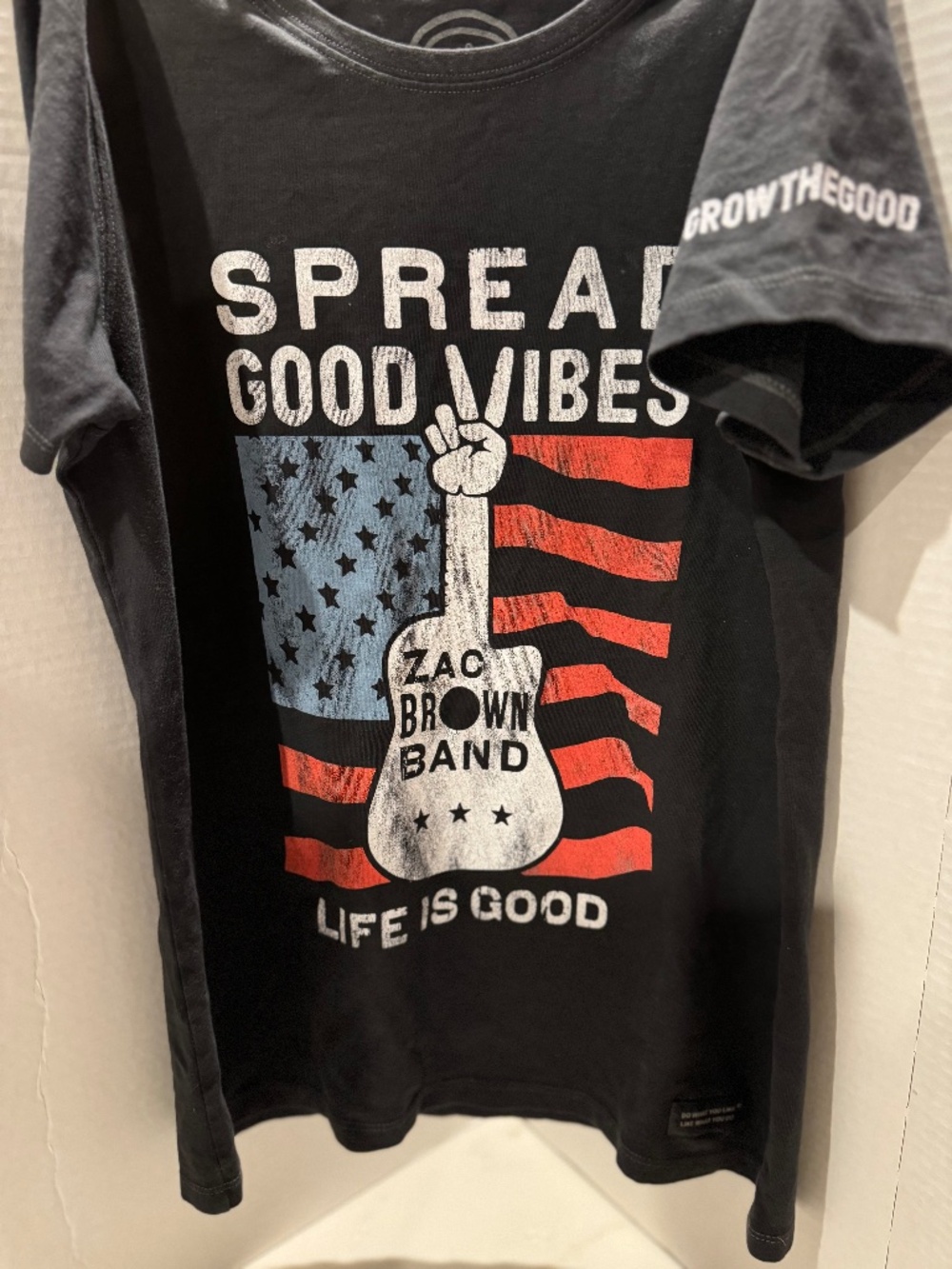 NWOT! Life is Good + Zac Brown Band "Good Vibes" tee